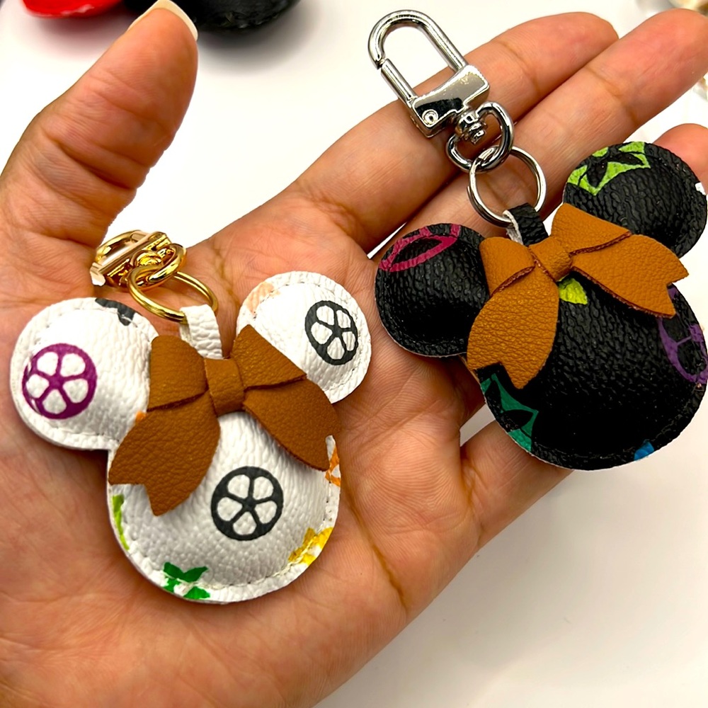 NEW Monogram Mouse Keychain Bag Charm - Picture 15 of 16
